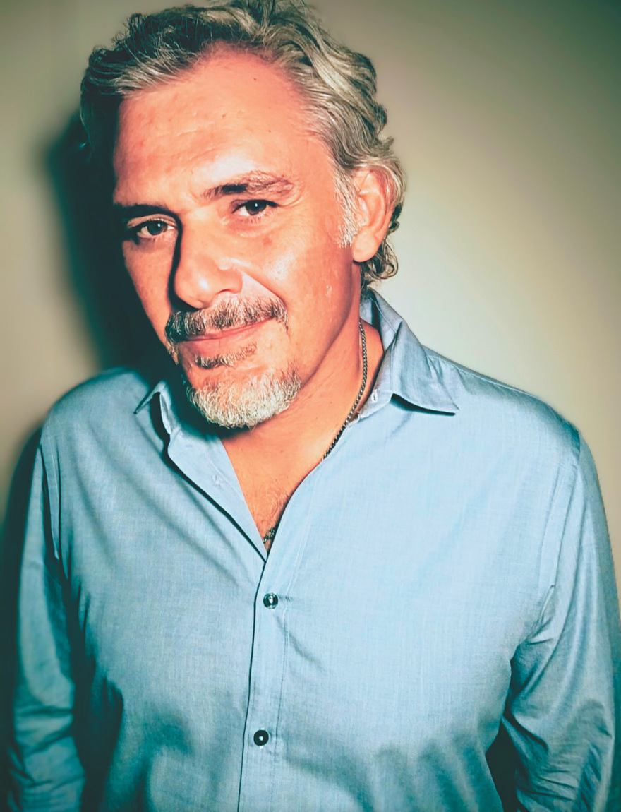 Generation X: Η γενιά που μεγάλωσε με ΠΑΣΟΚ, MTV, fast food, ONE, δραχμή, ευρώ και έμαθε να προσαρμόζεται σε όλες τις εποχές