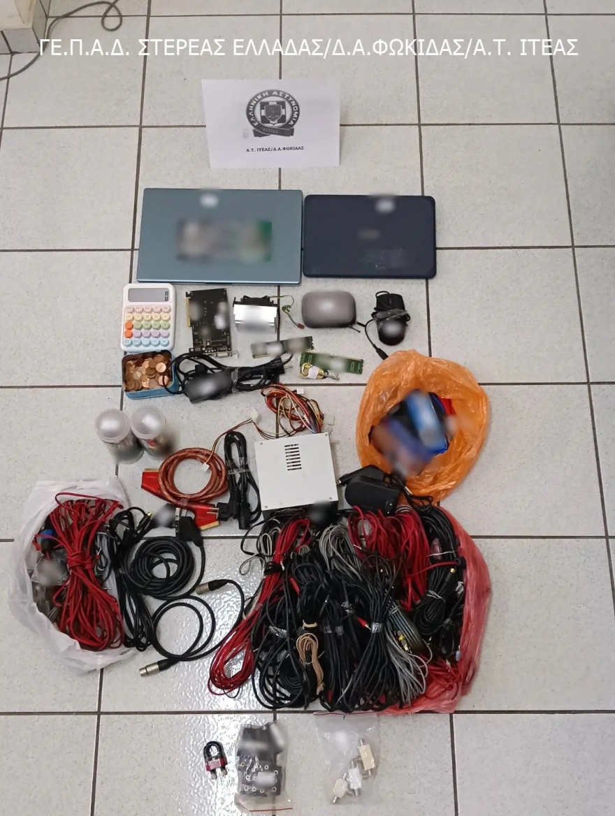 Μαθητής έβαλε φωτιά στο γυμνάσιο Ιτέας, αντιστάθηκε για να μην συλληφθεί