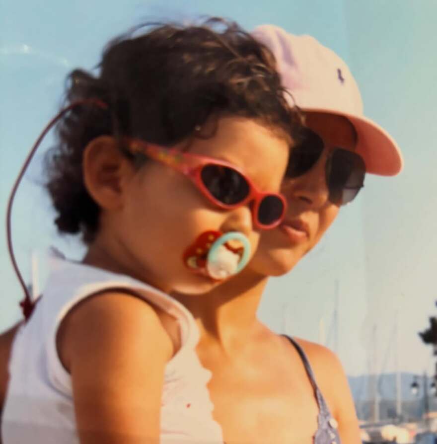 Η Εύη Βατίδου ποζάρει με την κόρη της στο Instagram