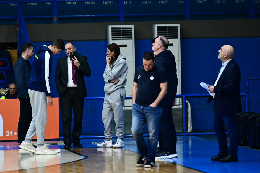 Αναβλήθηκε ο αγώνας του Περιστερίου με τη Σαραγόσα λόγω της κακοκαιρίας στην Αττική: Στάζει νερά η οροφή του κλειστού