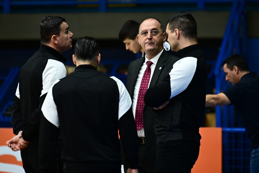 Αναβλήθηκε ο αγώνας του Περιστερίου με τη Σαραγόσα λόγω της κακοκαιρίας στην Αττική: Στάζει νερά η οροφή του κλειστού