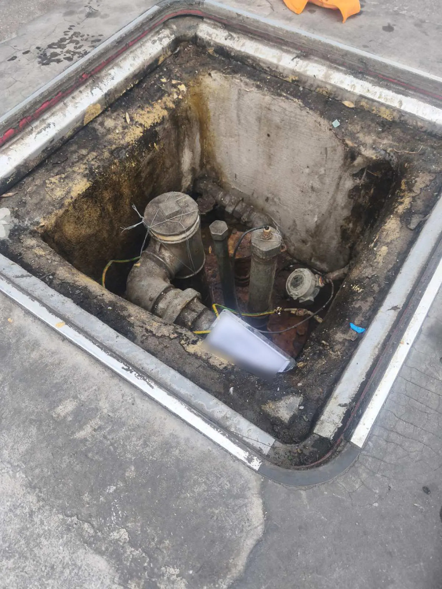 Τέσσερις προφυλακίσεις για το κύκλωμα που «πείραζε» τις αντλίες καυσίμων και έκλεβε τους καταναλωτές