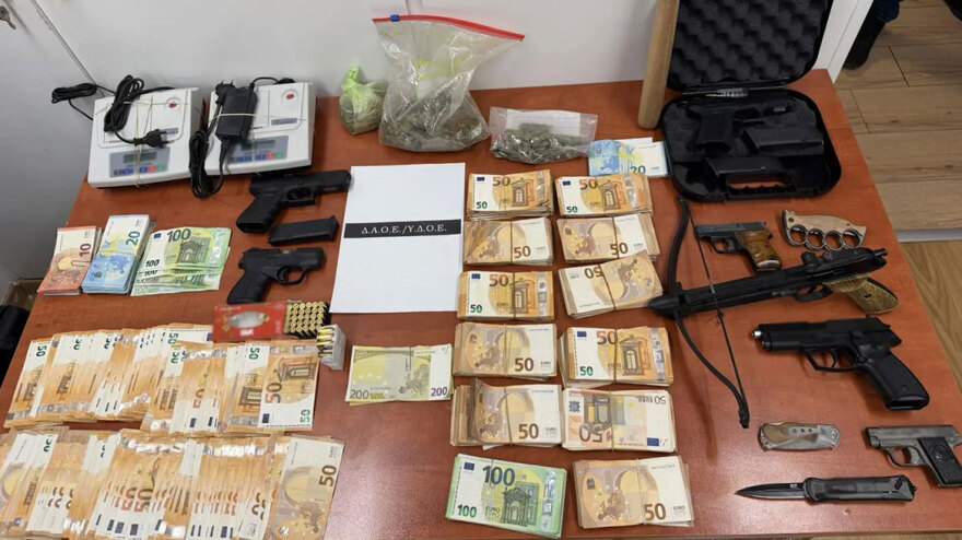 Σε κότερα, πολυτελή αυτοκίνητα και κοσμήματα «επένδυε» τα κέρδη η συμμορία των βενζινάδων με τις πειραγμένες αντλίες