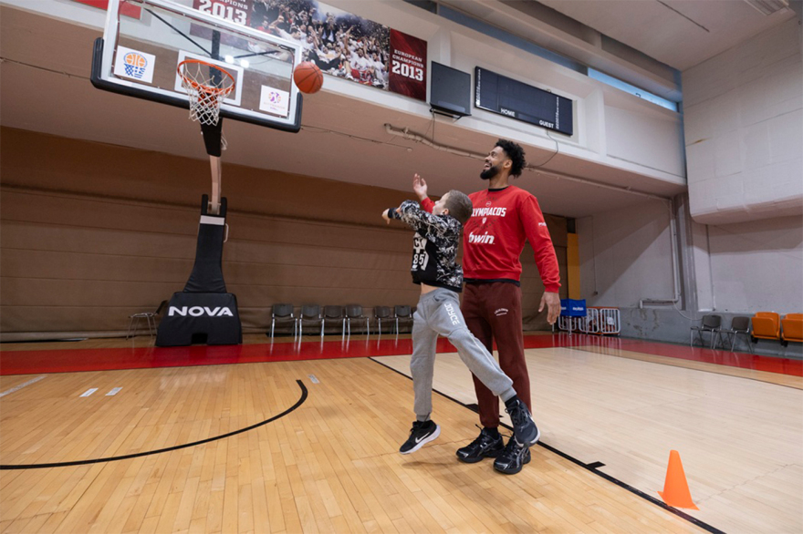 Η Nova και η ΚΑΕ Ολυμπιακός δημιουργούν εμπειρίες έμπνευσης για παιδιά και εφήβους