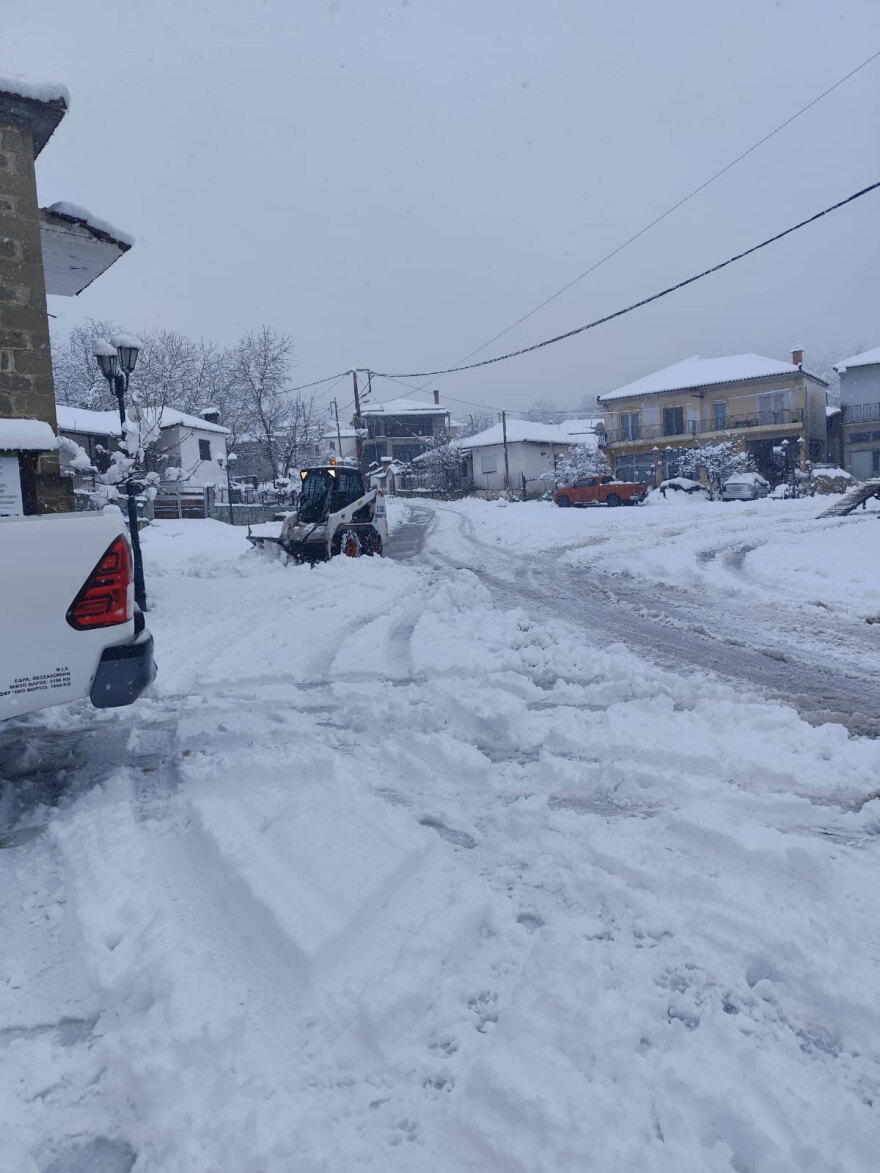 Εντυπωσιακές εικόνες και βίντεο από τις χιονοπτώσεις, στα λευκά από την Πελοπόννησο μέχρι τα ορεινά της Θεσσαλονίκης