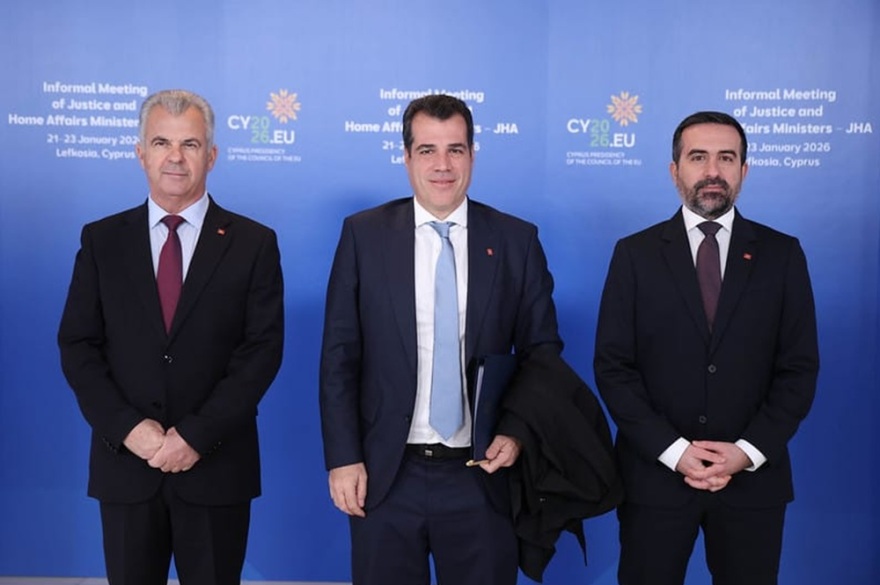 Πλεύρης από Λευκωσία: Έμφαση σε σύνορα, αποτροπή και επιστροφές μεταναστών