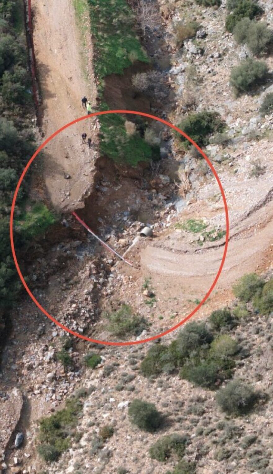 Τα έργα υπογειοποίησης καλωδίων στον Υμηττό καταγγέλλει ο δήμαρχος Γλυφάδας ως κύρια αιτία για τις καταστροφές από την πρόσφατη κακοκαιρία 