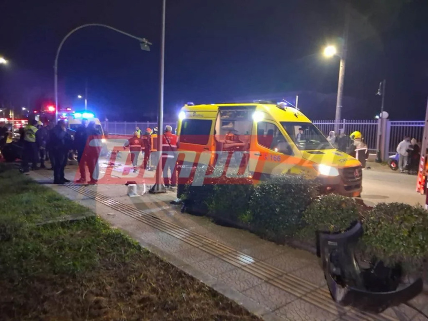 Δύο νεκροί σε τροχαίο στην Πάτρα: Αυτοκίνητο εξετράπη της πορείας του και «καρφώθηκε» σε κολώνα, φωτογραφίες