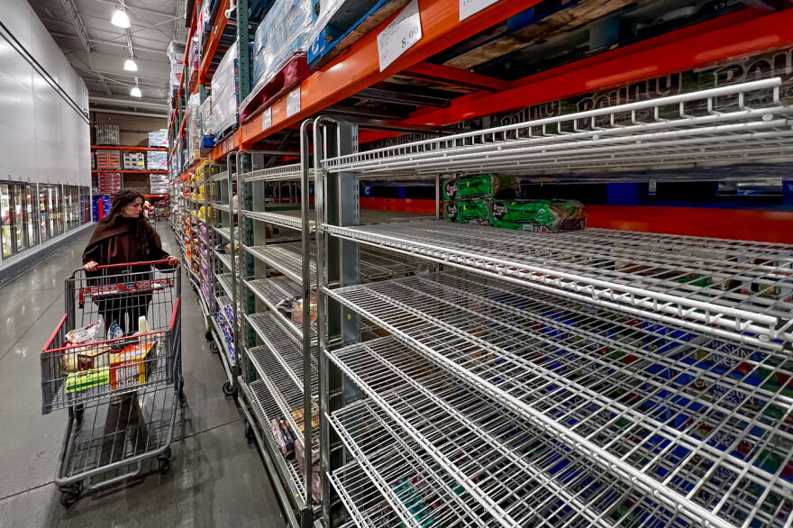 Ακραίο ψύχος στις ΗΠΑ, 48 Πολιτείες σε κλοιό: Μακαρόνια παγώνουν στον αέρα στη Μινεάπολη