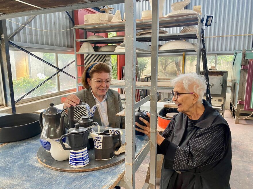 ΥΠΠΟ: Σε τροχιά επανεκκίνησης το εργαστήριο Κεραμικής της Ελένης Βερναδάκη