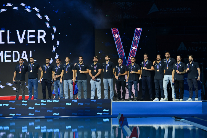 Ευρωπαϊκό πρωτάθλημα πόλο: Η απονομή του χάλκινου μεταλλίου στην Ελλάδα, οι 15 θριαμβευτές του Βελιγραδίου, βίντεο 