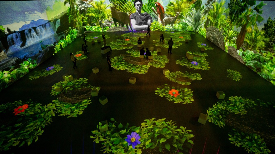 Φρίντα Κάλο: Ο μαγικός κόσμος της θρυλικής Μεξικανής ζωγράφου ζωντανεύει στην Αθήνα - Δείτε φωτογραφίες