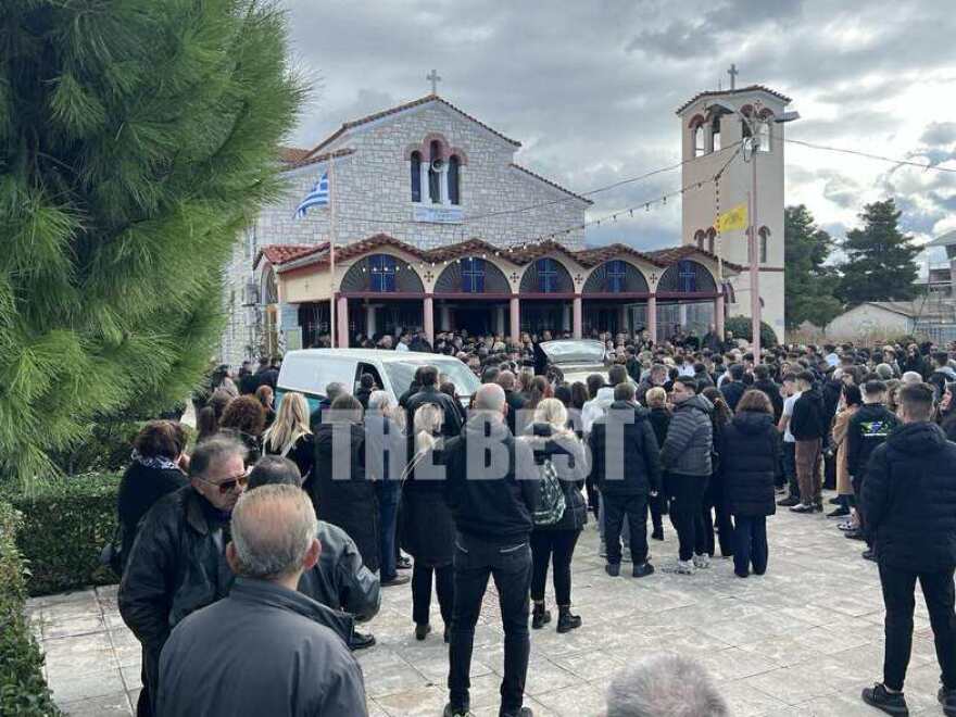 Οδύνη στην κηδεία του 19χρονου που σκοτώθηκε σε τροχαίο στη Πάτρα