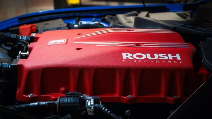 H Roush «γυμνάζει» τις Mustang GT και Dark Horse