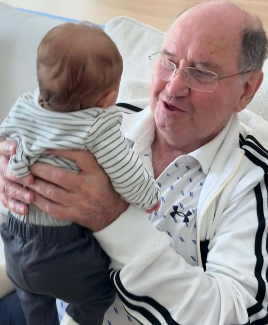 Ο γιος της Ζιζέλ και του Χοακίμ Βαλέντε έγινε ενός έτους: Οι φωτογραφίες που δημοσίευσε το μοντέλο