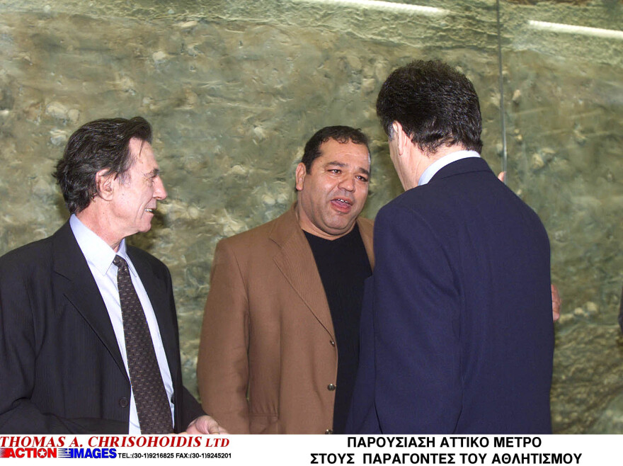 26 χρόνια από τα εγκαίνια του μετρό της Αθήνας: Οι διάσημοι, το πάρτι στο Σύνταγμα και η κοσμοσυρροή