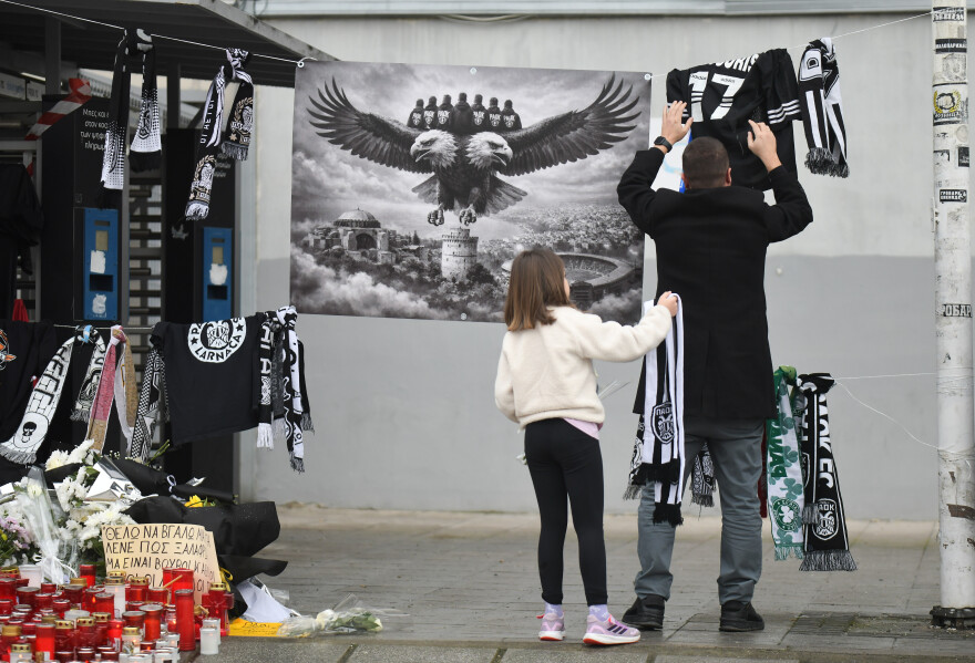 Στην Τούμπα ο Μάκης Γκαγκάτσης: «Τέτοιες στιγμές τα λόγια είναι περιττά», βίντεο και φωτογραφίες 