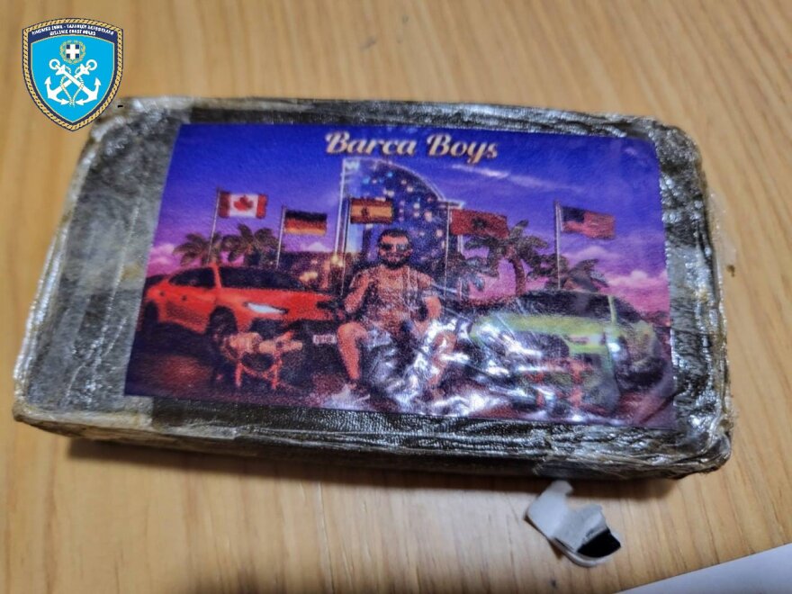 Πάτρα: Ναρκωτικά 900.000 ευρώ βρέθηκαν σε φορτηγό στο Ρίο - Συνελήφθη ο οδηγός και ένας 45χρονος στους Αμπελόκηπους που είχε αποθήκη για διακίνηση