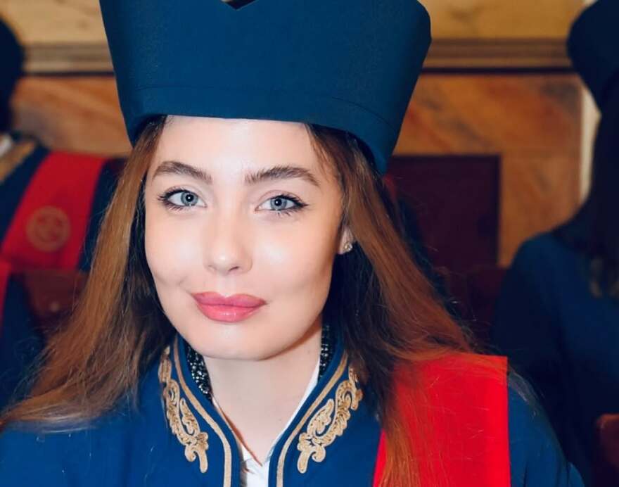 Η Αντωνία Καλλιμούκου πήρε πτυχίο Νομικής: Ευχαριστώ την Παναγιά και τον γλυκό Χριστό μου που με αξίωσαν