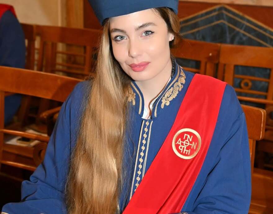 Η Αντωνία Καλλιμούκου πήρε πτυχίο Νομικής: Ευχαριστώ την Παναγιά και τον γλυκό Χριστό μου που με αξίωσαν