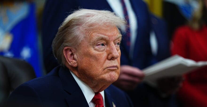 Οι 3+1 επιλογές του Τραμπ για το Ιράν, σε απόσταση βολής η αρμάδα: Από το γρήγορο χτύπημα τύπου Μαδούρο, έως το «σοκ και δέος»