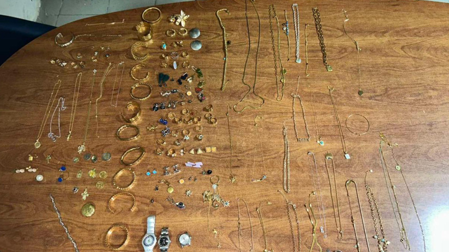 Καρέ – καρέ η κινηματογραφική σύλληψη του ζευγαριού  που διέπραξε 14 κλοπές σε σπίτια με λεία άνω των €60.000 στο Ηράκλειο
