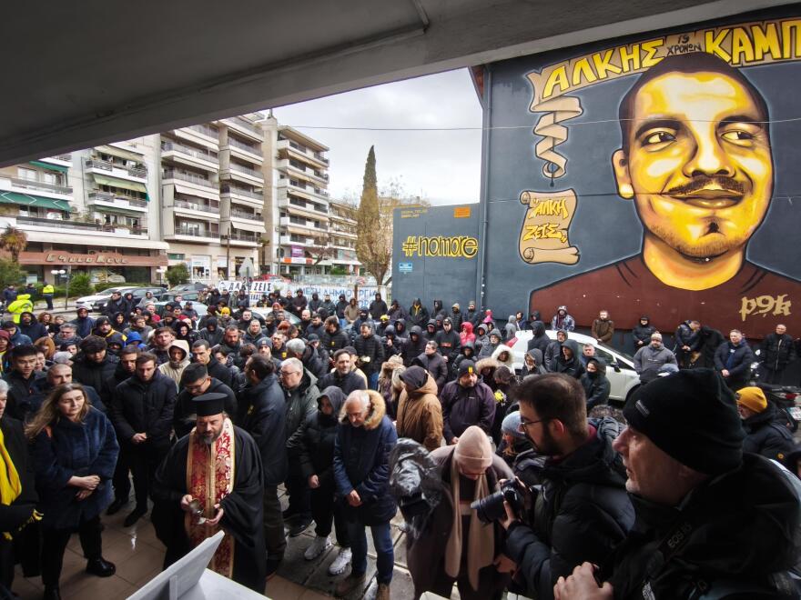 Τρισάγιο στη μνήμη του Άλκη Καμπανού: Τα ισόβια σε αυτή την υπόθεση τα έχουμε υποστεί εμείς, είπε ο πατέρας του