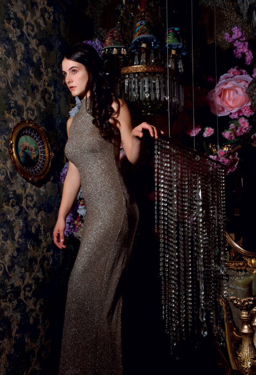 Ηλέκτρα Μπαρούτα: Το πρωί στην Ευελπίδων, το βράδυ στο θέατρο