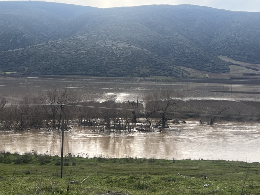 Υπερχείλισε ο Πηνειός έξω από τη Λάρισα: Πλημμύρισαν αγροτικές εκτάσεις