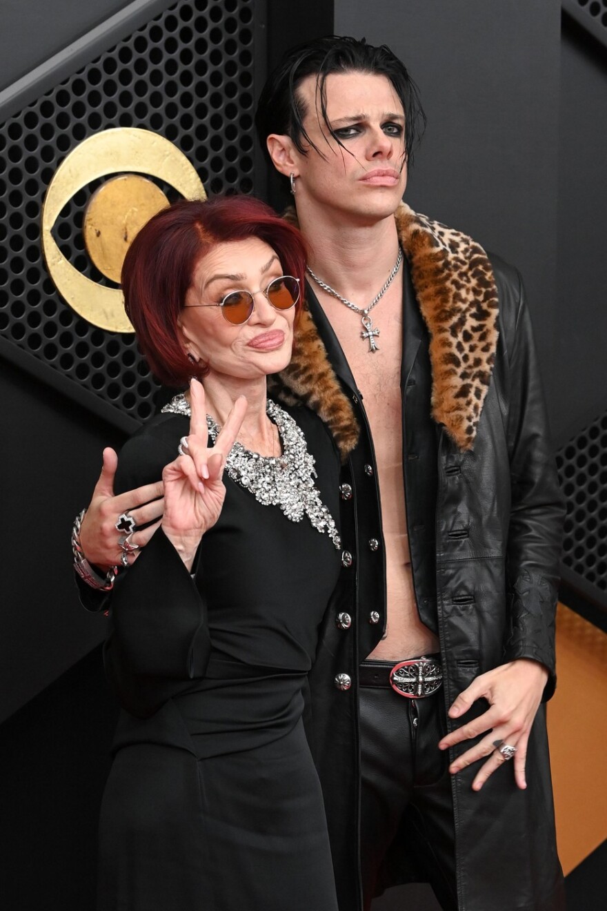 &Alpha;&pi;ό &tau;&omicron; &sigma;&chi;&epsilon;&delta;ό&nu; &alpha;&nu;ύ&pi;&alpha;&rho;&kappa;&tau;&omicron; &phi;ό&rho;&epsilon;&mu;&alpha; &tau;&eta;&sigmaf; &Tau;&sigma;ά&pi;&epsilon;&lambda; &Rho;ό&omicron;&upsilon;&nu; &mu;έ&chi;&rho;&iota; &tau;&alpha; &phi;&tau;&epsilon;&rho;ά &tau;&eta;&sigmaf; Lady Gaga: &Omicron;&iota; &epsilon;&mu;&phi;&alpha;&nu;ί&sigma;&epsilon;&iota;&sigmaf; &pi;&omicron;&upsilon; &xi;&epsilon;&chi;ώ&rho;&iota;&sigma;&alpha;&nu; &sigma;&tau;&omicron; &kappa;ό&kappa;&kappa;&iota;&nu;&omicron; &chi;&alpha;&lambda;ί &tau;&omega;&nu; Grammy