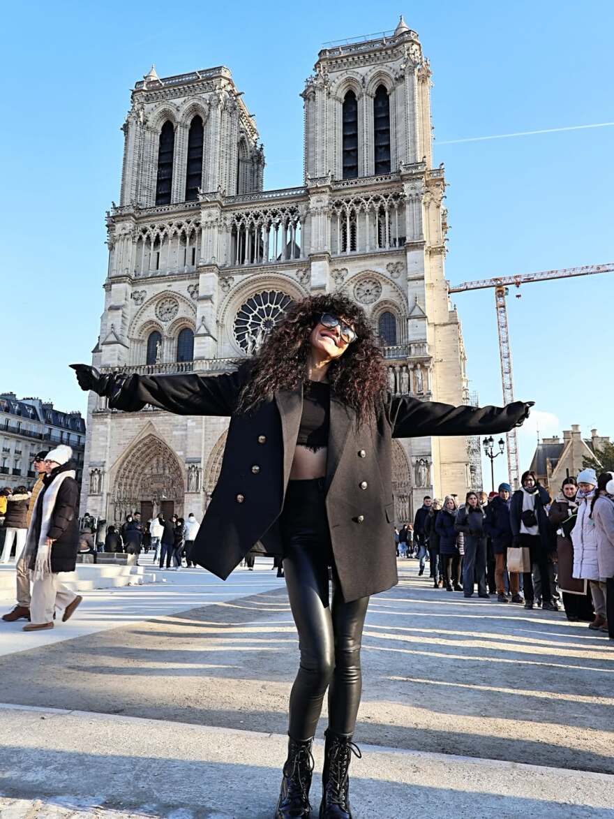 Η Μαρία Σολωμού δημοσίευσε φωτογραφίες από το ταξίδι της στο Παρίσι