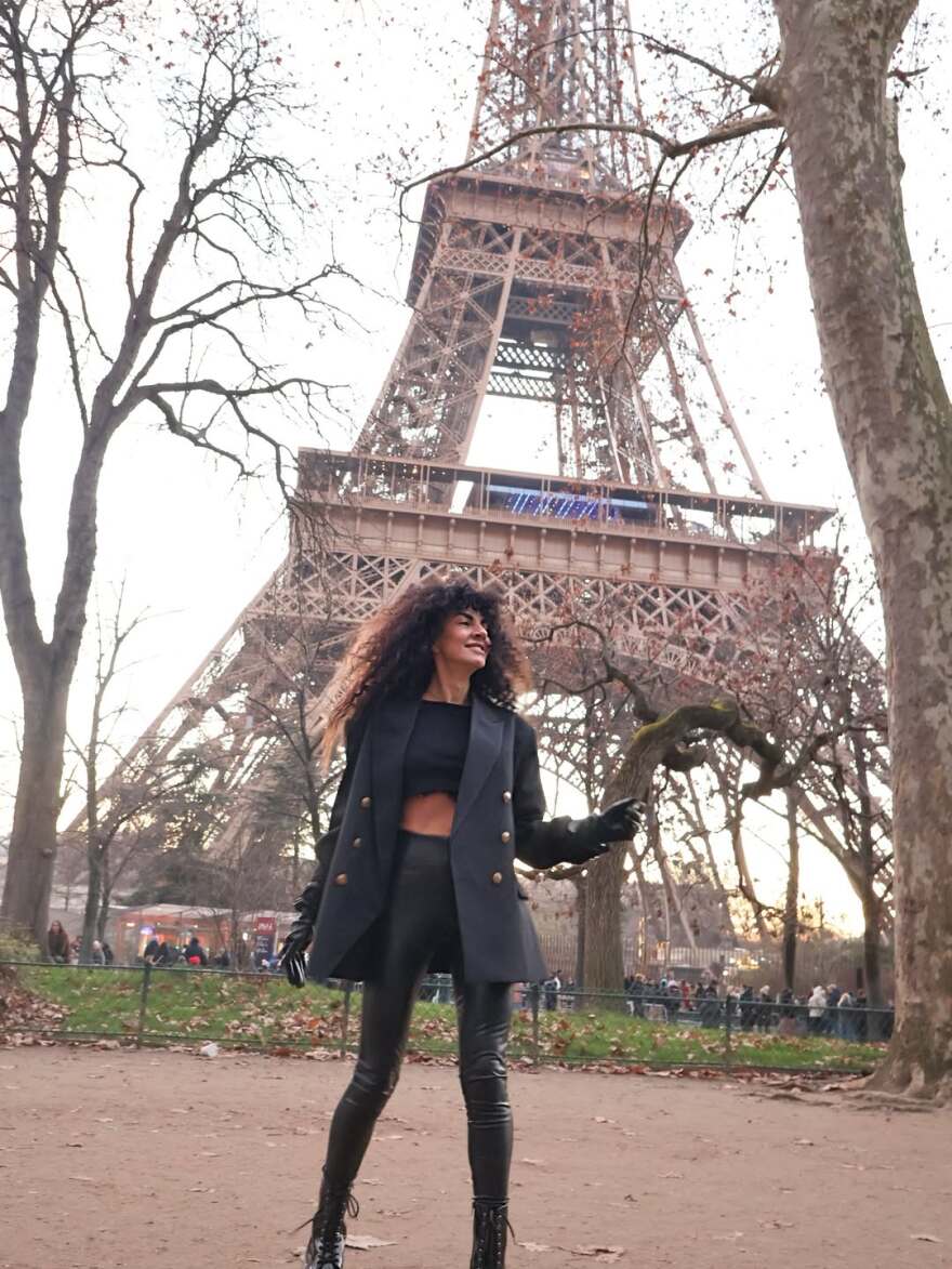 Η Μαρία Σολωμού δημοσίευσε φωτογραφίες από το ταξίδι της στο Παρίσι