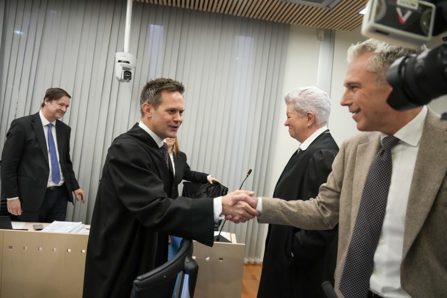 Ξεκίνησε η δίκη του γιού της πριγκίπισσας της Νορβηγίας Μέτε-Μάριτ: Δήλωσε αθώος για τους βιασμούς