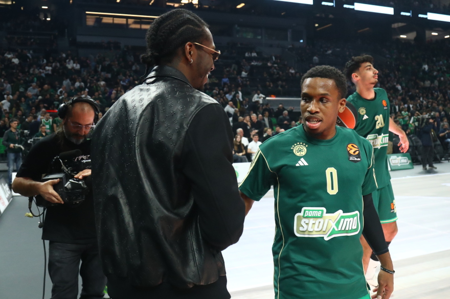 Κέντρικ Ναν: «MVP» του στιλ στο ΟΑΚΑ με εντυπωσιακό look, δείτε φωτογραφίες
