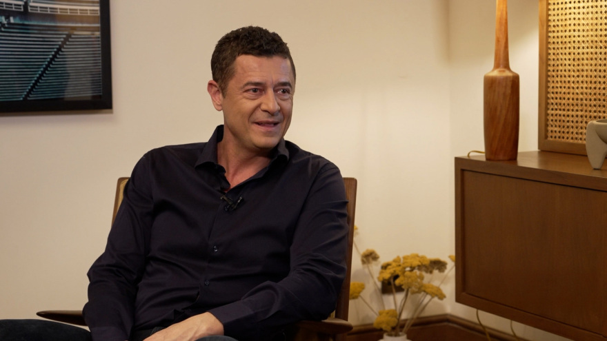 Η Εύη Πούμπουρα διηγείται στο protothema τη ζωή της στην Secret Service και στην ασφάλεια των Αμερικανών προέδρων