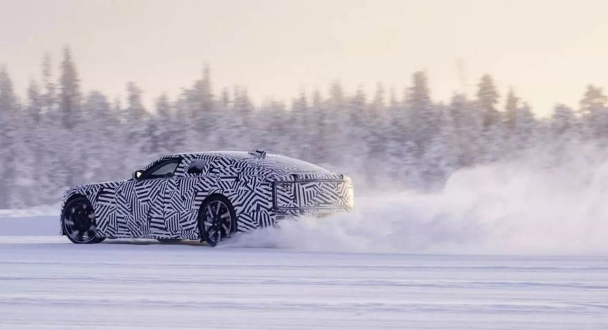 Η ηλεκτρική Jaguar GT σε χειμερινές δοκιμές