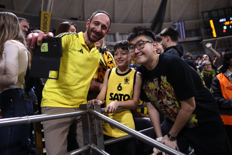 Ο Σιάο ξανά στο Αλεξάνδρειο με μπλούζα που έχει Γκάλη, Γιαννάκη και τις άλλες μεγάλες μορφές του Άρη, δείτε φωτογραφίες
