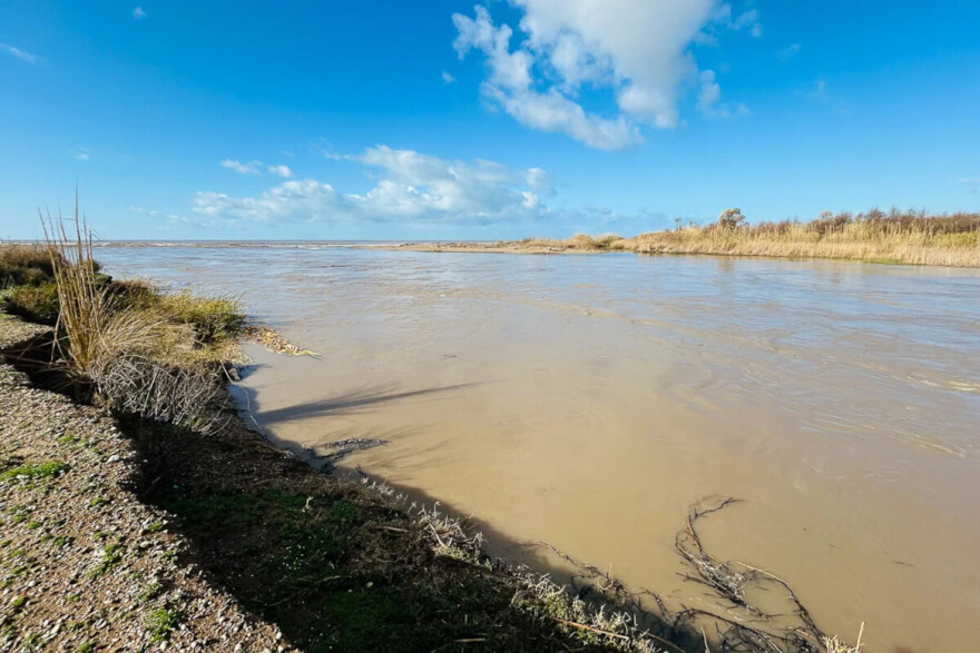 Συναγερμός στην Ηλεία από την υπερχείλιση του Αλφειού, αγώνας δρόμου για να αποτραπούν πλημμύρες 