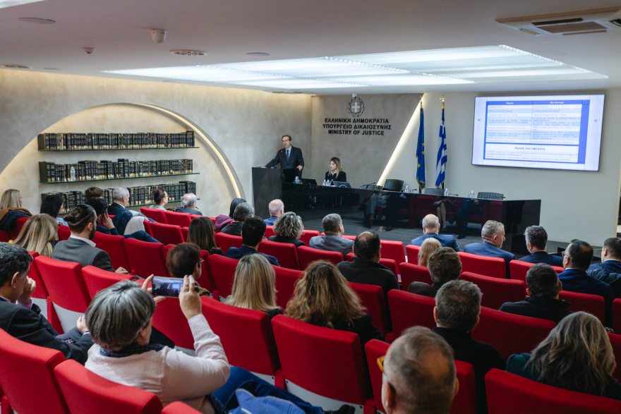 H δημιουργία πλατφόρμας των δικαστικών επιμελητών δεν περιορίζει την δικηγορική ύλη, λέει ο Φλωρίδης