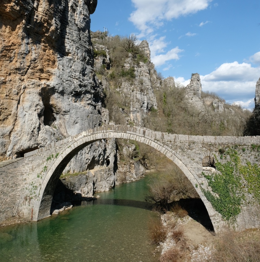 Δεν είναι όλα τα νερά ίδια: πώς επιλέγουν οι καταναλωτές το νερό που πίνουν