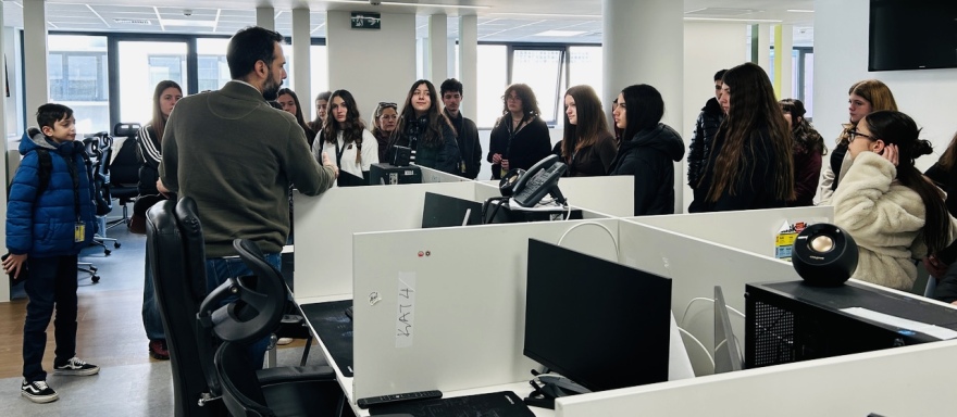 Το 1ο Γυμνάσιο Μεταμόρφωσης Αττικής «τύπωσε» το δικό του Πρώτο Θέμα