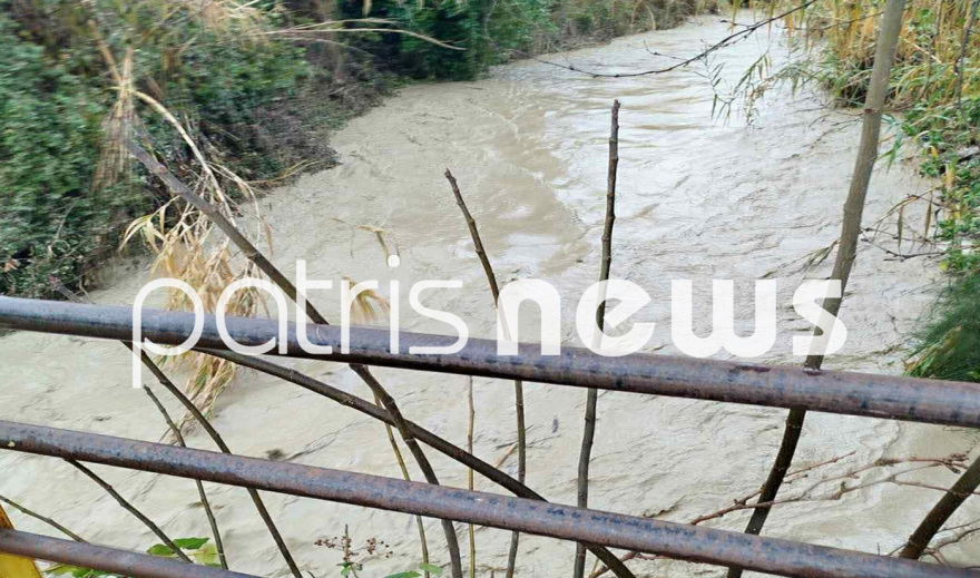 Έσπασε χείμαρρος στον Ξηρόκαμπο Μεσσηνίας, κλειστό τμήμα της εθνικής οδού Πύργου - Κυπαρισσίας - 112 για την Τριφυλία Μεσσηνίας
