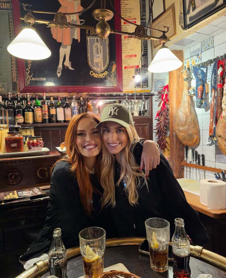 Η Σίσσυ Χρηστίδου ταξίδεψε στην Ισπανία «με μερικούς από τους αγαπημένους της ανθρώπους»