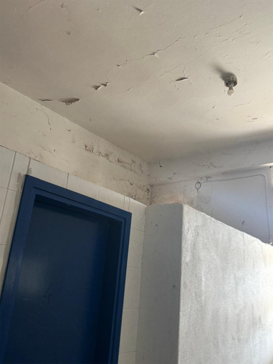 Άθλιες συνθήκες στο ΕΠΑΛ Αλεξανδρούπολης με σπασμένες εγκαταστάσεις και νερά που λιμνάζουν, δείτε βίντεο 
