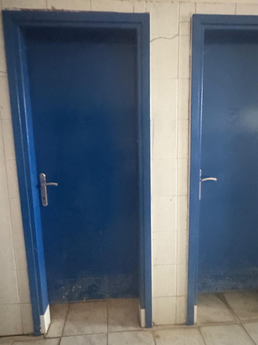 Άθλιες συνθήκες στο ΕΠΑΛ Αλεξανδρούπολης με σπασμένες εγκαταστάσεις και νερά που λιμνάζουν, δείτε βίντεο 
