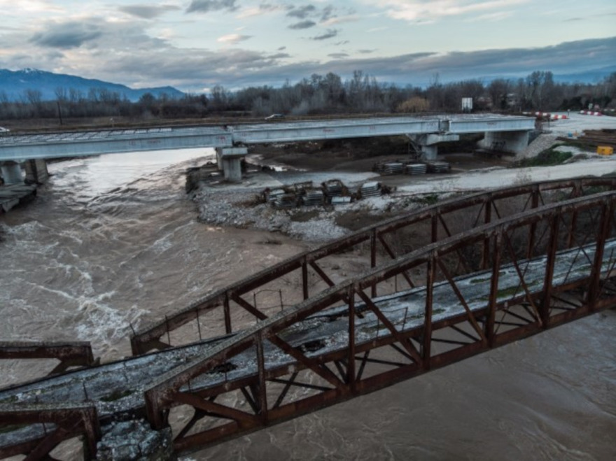 Δείτε εντυπωσιακές εικόνες από drone  με τη νέα γέφυρα Καραβόπορου στα Τρίκαλα
