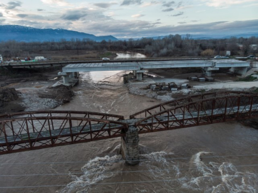 Δείτε εντυπωσιακές εικόνες από drone  με τη νέα γέφυρα Καραβόπορου στα Τρίκαλα
