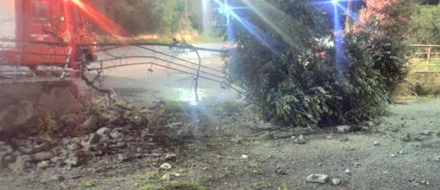 Αυτοκίνητο έπεσε σε τοίχο στον Άγιο Νικόλαο, τραυματίστηκαν τρεις νεαροί