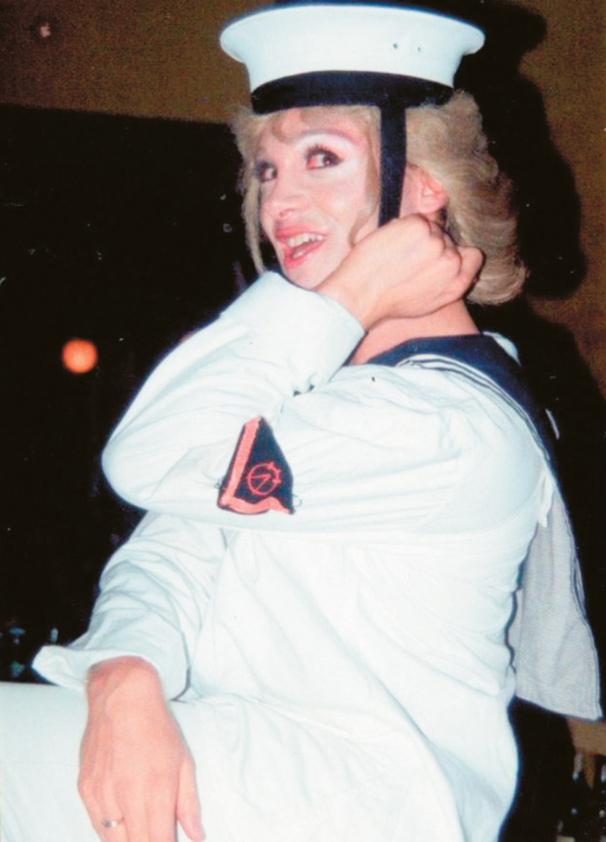 Λάκης Ραπτάκης: Το πάρτι της Αλίκης, οι επώνυμοι που δεν τολμούσαν να πάνε στα μαγαζιά του και τα πεντοχίλιαρα στις... ουρές για να μπουν