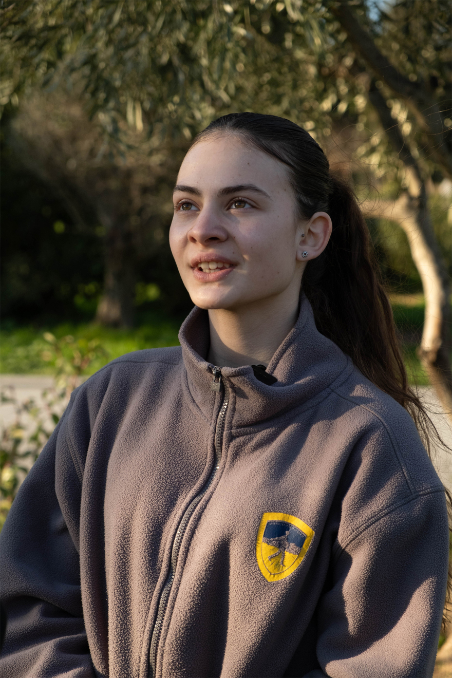 Η 16χρονη Ελπινίκη θέλει να μεγαλώσει στο νησί της: Γιατί και πώς ονειρεύεται τη ζωή της στη Λέσβο, τα σχέδιά της να επενδύσει στη γη των προγόνων της